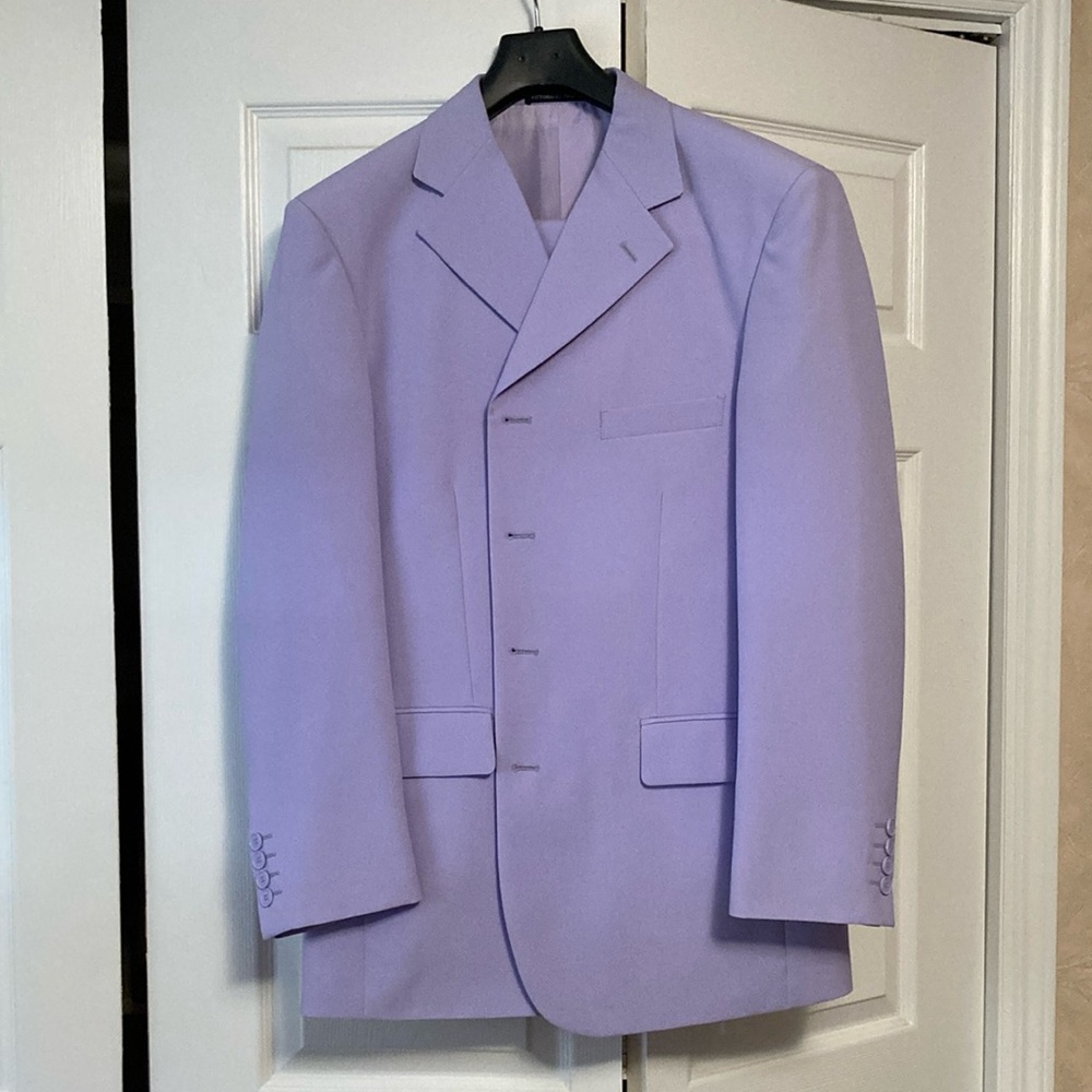 Vittorio St. Angelo Men’s lavender 2 piece suit